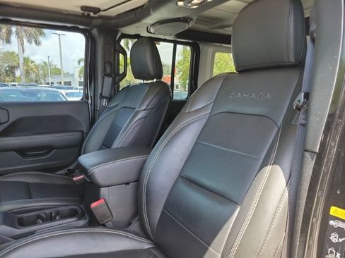 Used 2022 Jeep Wrangler Unlimited Sahara 4xe AWD/4WD image 15