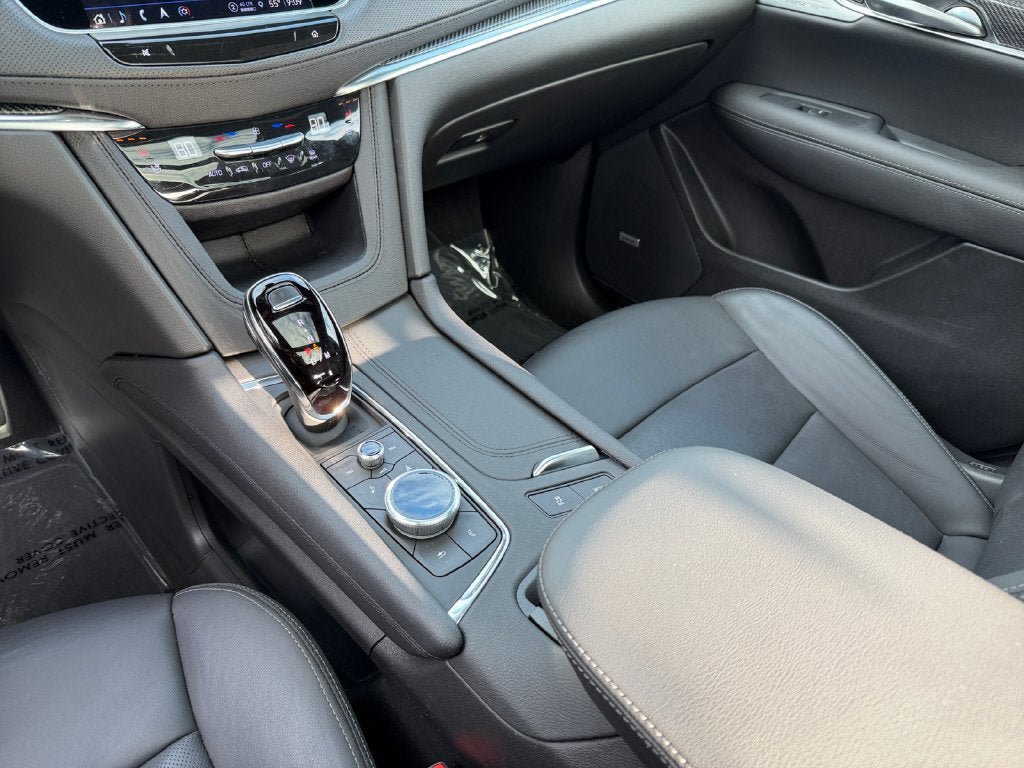 Used 2023 Cadillac XT5 Sportv w/ Technology Package AWD/4WD image 19
