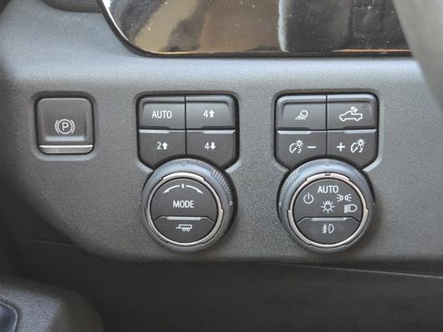 Used 2023 Chevrolet Silverado 1500 RST image 25