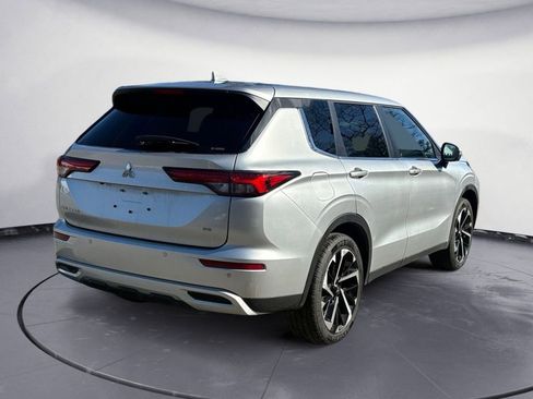 Used 2024 Mitsubishi Outlander SE image 5
