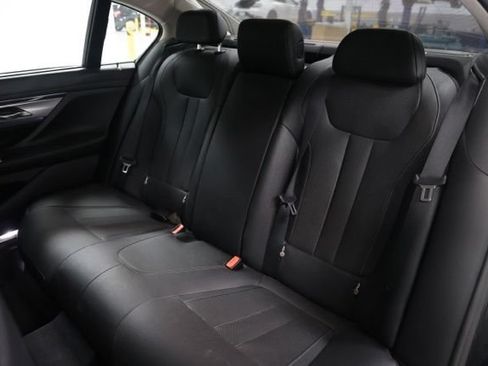 Used 2017 BMW 740i xDrive AWD/4WD image 32