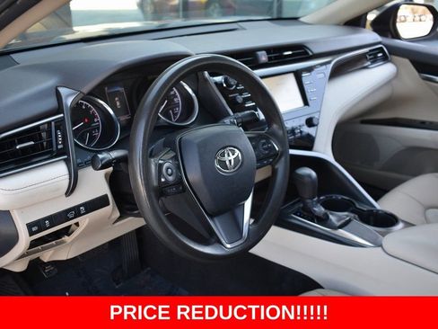 Used 2019 Toyota Camry LE image 12