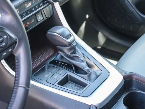 Used 2019 Toyota RAV4 Limited w/ Carpet Mat Package FWD image 21