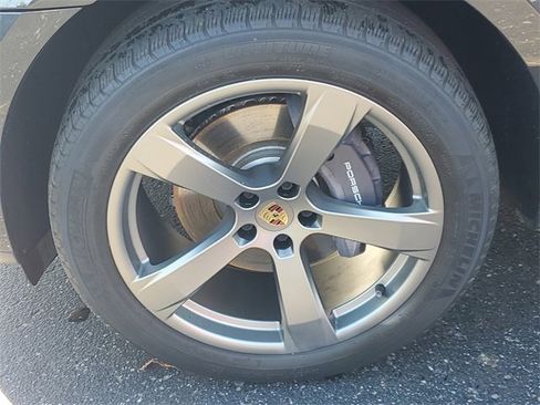 Used 2022 Porsche Macan image 5