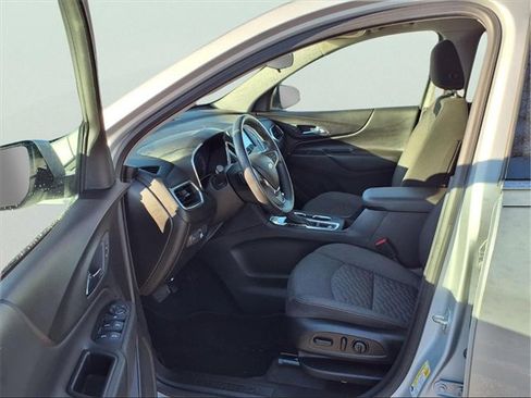 Used 2018 Chevrolet Equinox LT image 17