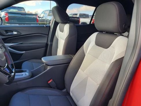 New 2026 Chevrolet Trax RS w/ Sunroof Package image 13