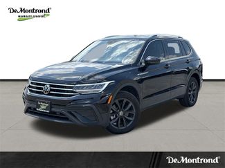 Used 2024 Volkswagen Tiguan SE image 1
