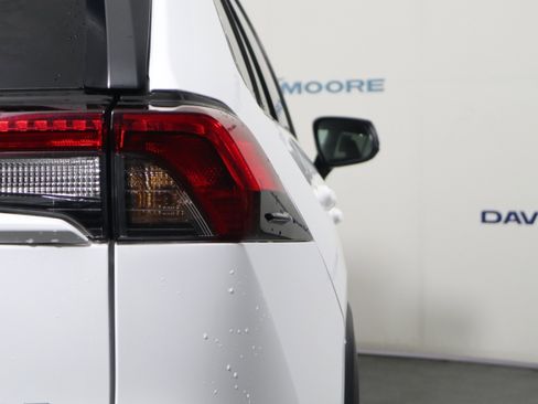 Used 2022 Toyota RAV4 LE image 6