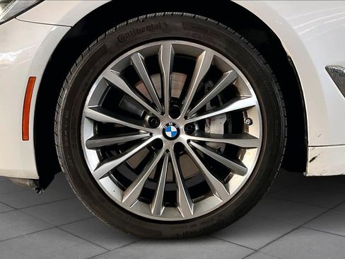 Used 2023 BMW 540i w/ Premium Package image 10