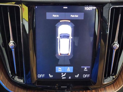 Used 2019 Volvo XC60 T5 Momentum w/ Multimedia Package AWD/4WD image 25