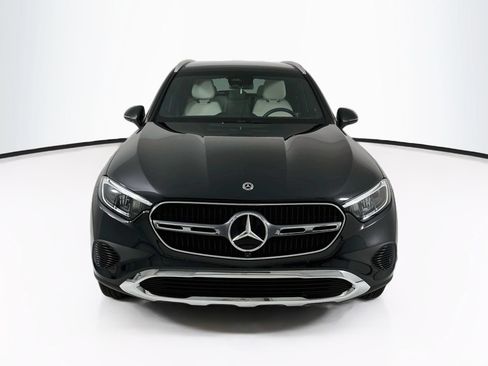Used 2026 Mercedes-Benz GLC 300 image 2