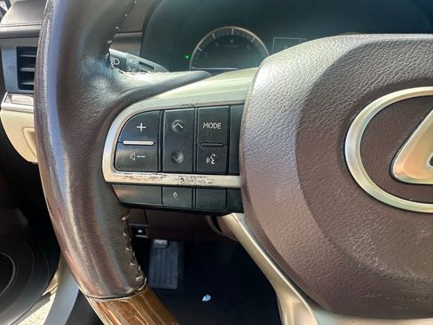 Used 2018 Lexus ES 350 w/ Navigation System Package image 26