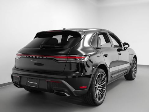 Used 2025 Porsche Macan image 12