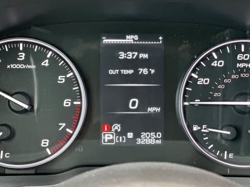 Used 2025 Subaru Crosstrek 2.0i Premium image 24