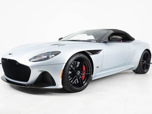 Used 2020 Aston Martin DBS Superleggera Volante RWD image 19