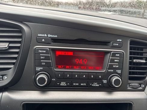 Used 2012 Kia Optima LX image 16