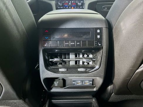 Used 2024 Jeep Grand Cherokee L Limited w/ Luxury Tech Group II image 36