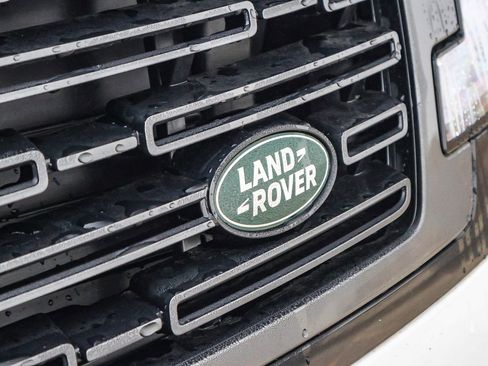 New 2025 Land Rover Range Rover SE image 17