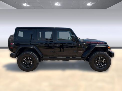 Used 2025 Jeep Wrangler Unlimited Rubicon AWD/4WD image 8