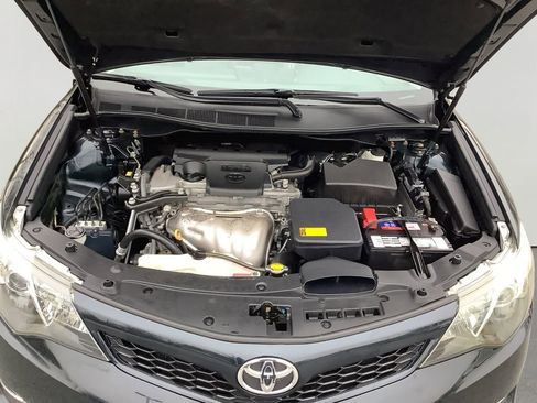 Used 2014 Toyota Camry SE image 9