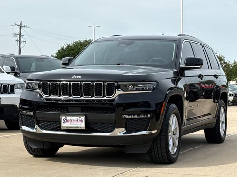 Used 2023 Jeep Grand Cherokee L Limited AWD/4WD image 3