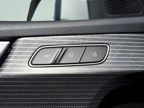 Certified 2023 Hyundai Palisade Limited AWD/4WD image 28