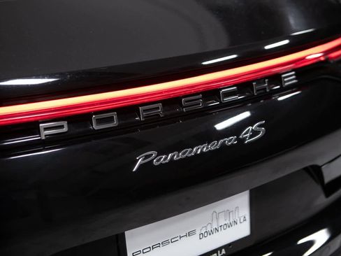 Used 2022 Porsche Panamera 4S AWD/4WD image 35
