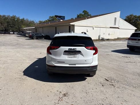 Used 2021 GMC Terrain SLE w/ Driver Convenience Package image 16