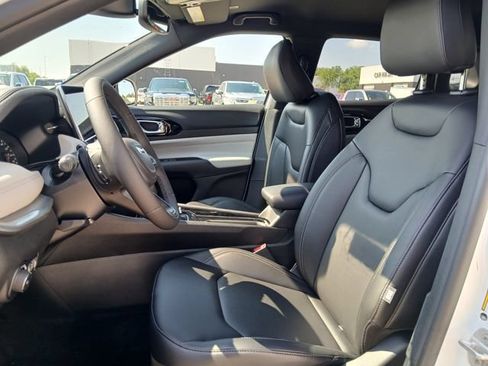 New 2026 Jeep Compass Limited AWD/4WD image 10