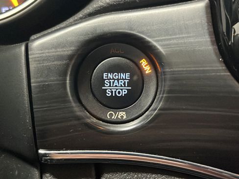 Used 2019 Jeep Grand Cherokee Limited AWD/4WD image 22