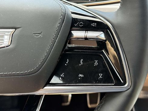 Certified 2026 Cadillac Lyriq Signature Luxury AWD/4WD image 16
