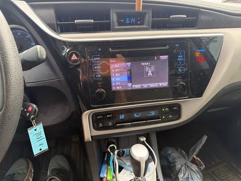 Used 2019 Toyota Corolla LE FWD image 8