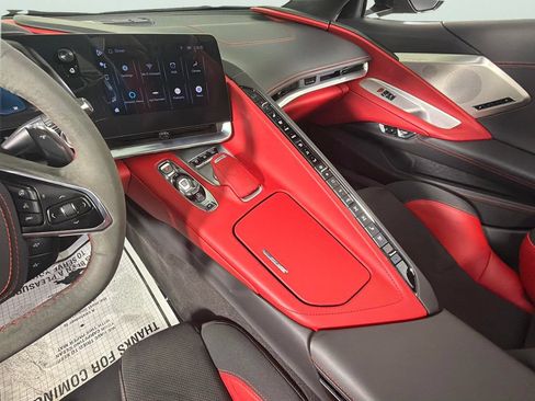 Used 2024 Chevrolet Corvette Stingray Premium Conv w/ Z51 Performance Package RWD image 22
