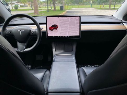 Used 2023 Tesla Model Y Long Range AWD/4WD image 4