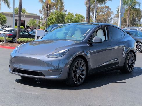 Used 2022 Tesla Model Y Performance AWD/4WD image 5