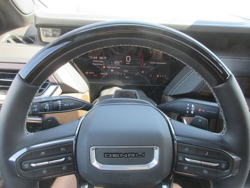 New 2026 GMC Yukon XL Denali Ultimate AWD/4WD image 18
