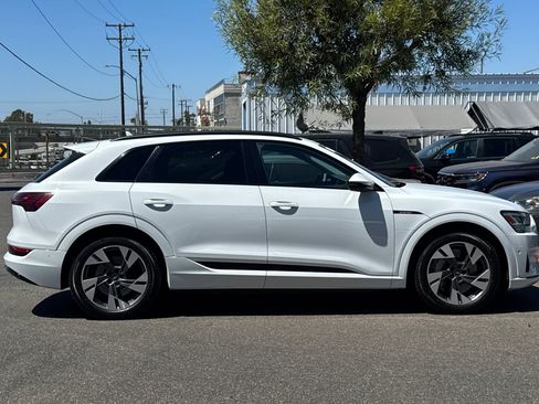Used 2021 Audi e-tron Premium w/ Convenience Plus Package AWD/4WD image 7