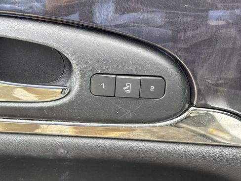 Used 2017 Buick Enclave Leather FWD image 13