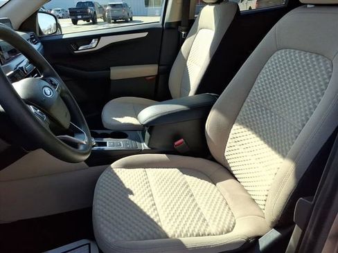 Used 2020 Ford Escape SE image 10