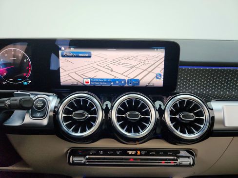 Certified 2025 Mercedes-Benz GLB 250 4MATIC image 12