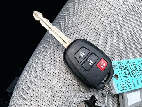 Certified 2024 Toyota Corolla Cross L image 12