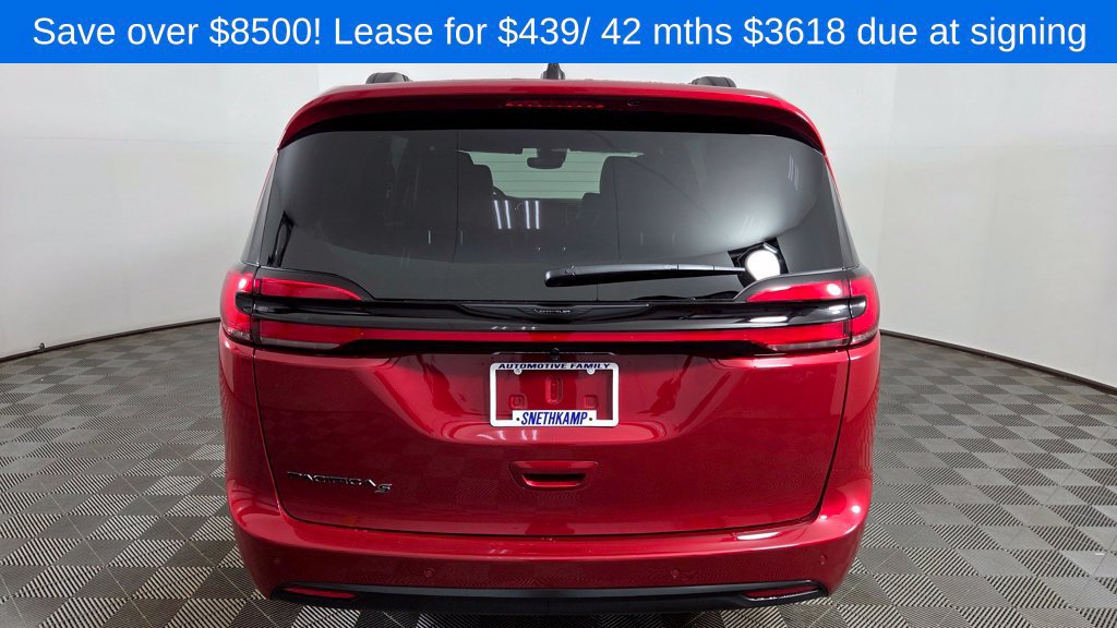 New 2026 Chrysler Pacifica Select w/ S Appearance Package FWD image 6