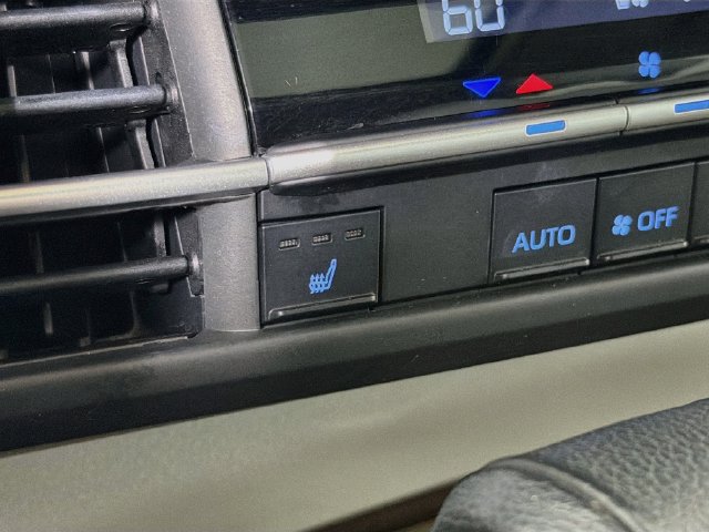 Used 2022 Toyota Sienna XLE w/ XLE Plus Package FWD image 28