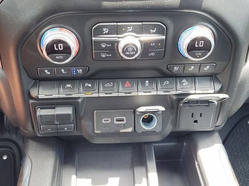 Used 2022 GMC Sierra 1500 Denali w/ Technology Package AWD/4WD image 20