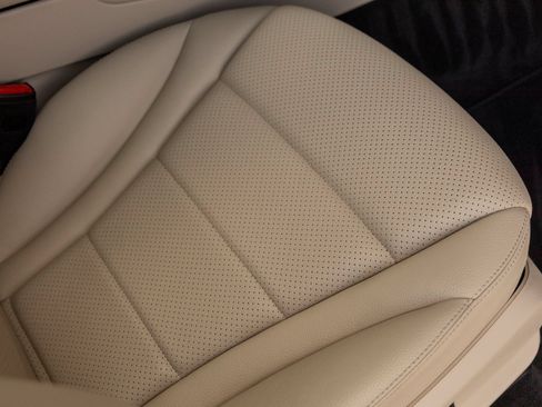Used 2021 Mercedes-Benz GLC 300 4MATIC w/ Multimedia Package image 42
