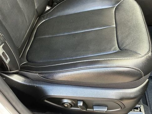 Used 2023 Jeep Grand Cherokee Limited w/ Luxury Tech Group II image 23