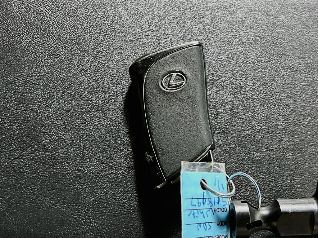 Used 2023 Lexus LS 500 w/ Accessory Package (Z2) RWD image 33