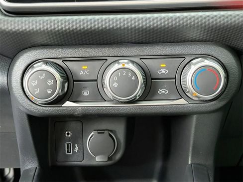 New 2025 Nissan Kicks Play S image 15