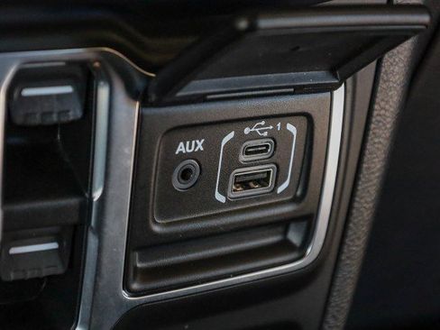 Used 2021 Jeep Wrangler Unlimited Sahara image 20