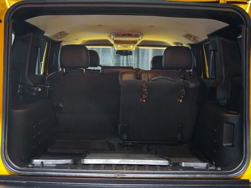 Used 2005 HUMMER H2 w/ Preferred Equipment Group image 31